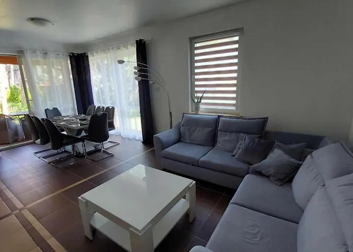 Park Hébergement de vacances Międzywodzie